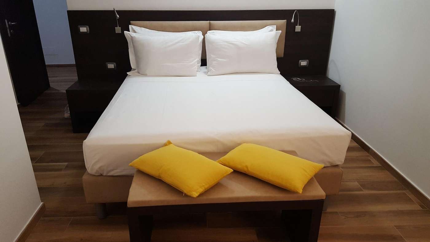 Una-Finestra-Su-Monti-Room-1