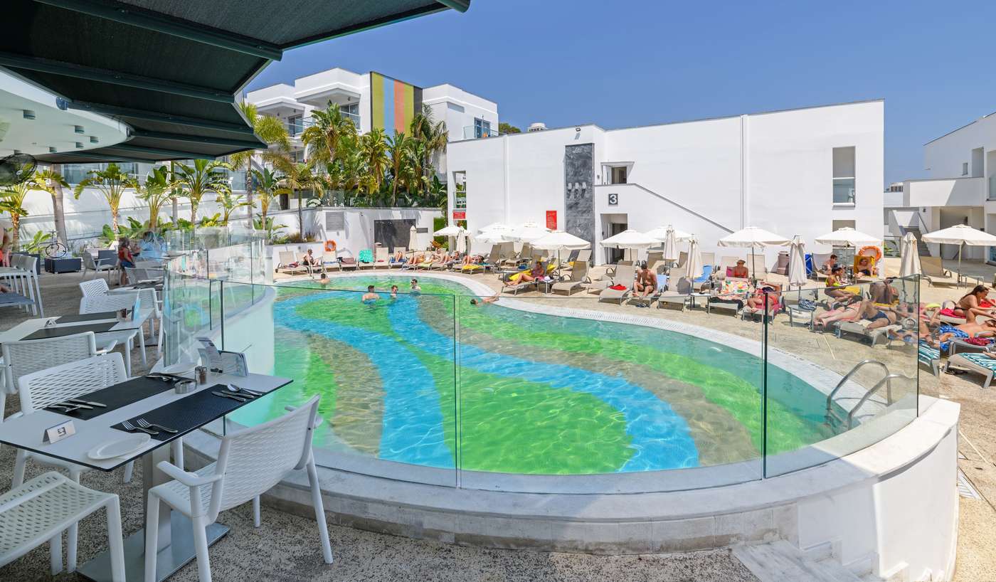 A Tasia Maris Oasis hotel