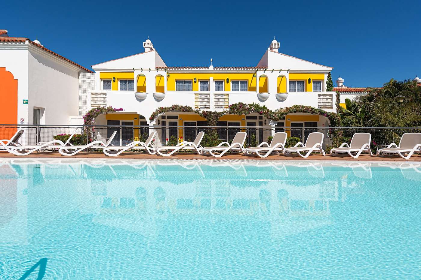 A Cordial Green Golf hotel