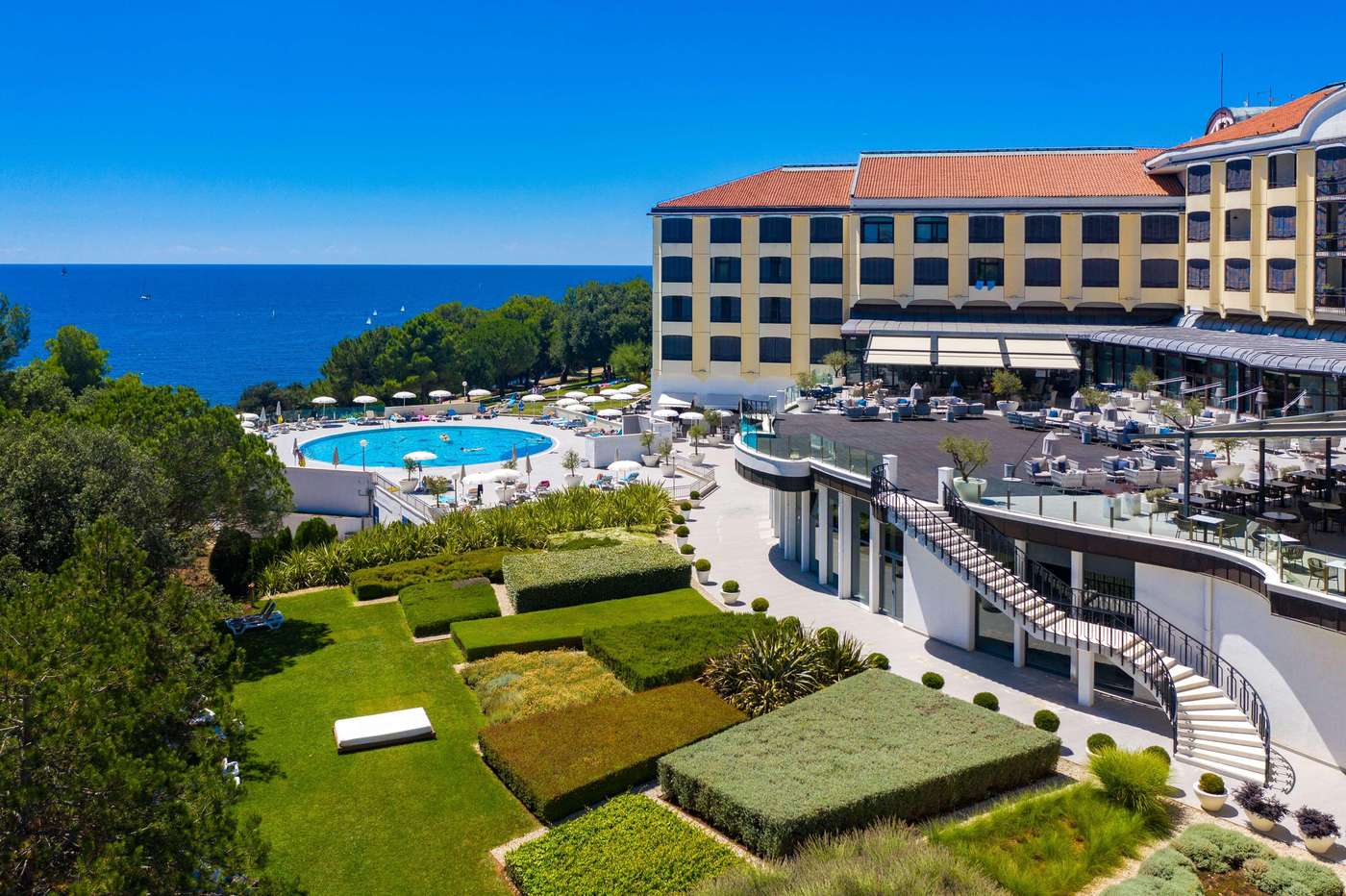 Park-Plaza-Histria-Pula-Pool-2