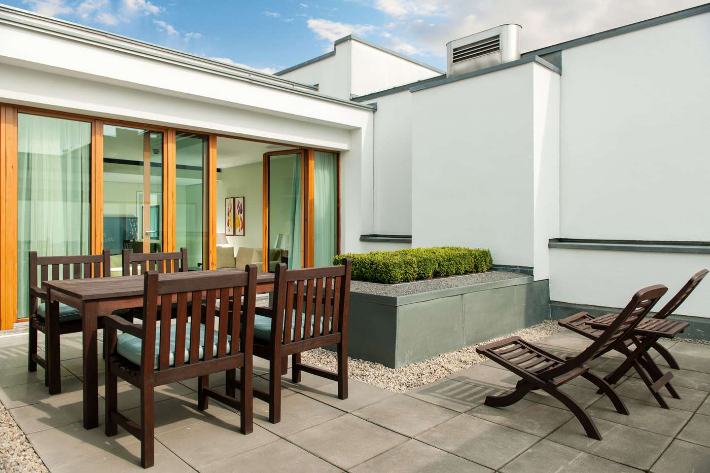 Clipper-Boardinghouse-Berlin-Gendarmenmarkt-Room-1