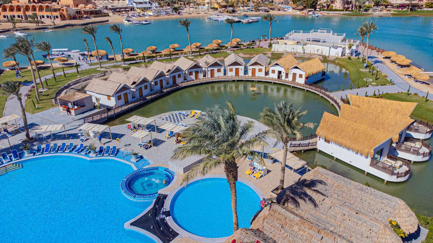Panorama-Bungalows-Resort-El-Gouna-Pool-1