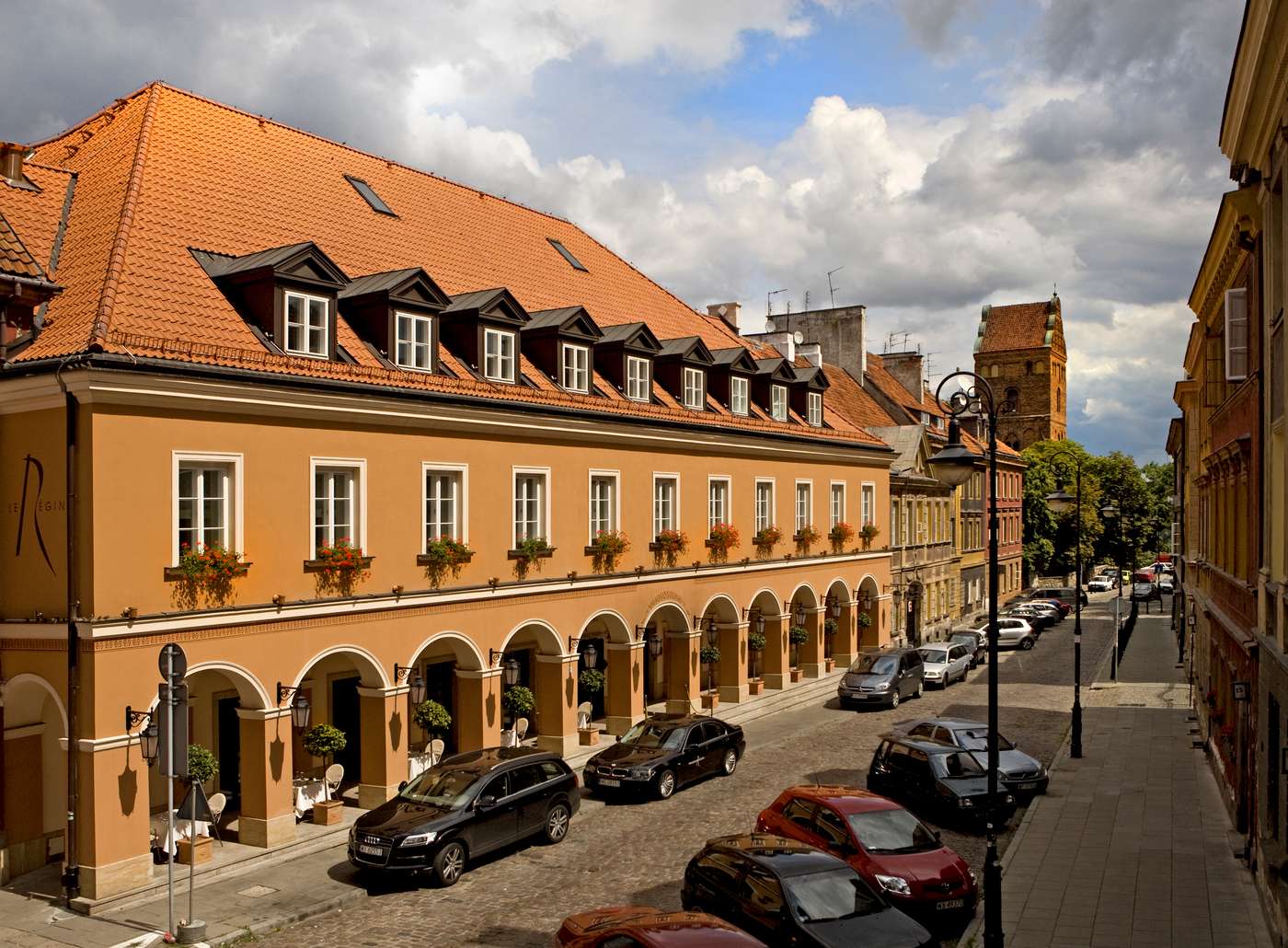 Mamaison-Hotel-Le-Regina-Warsaw-General-view-1