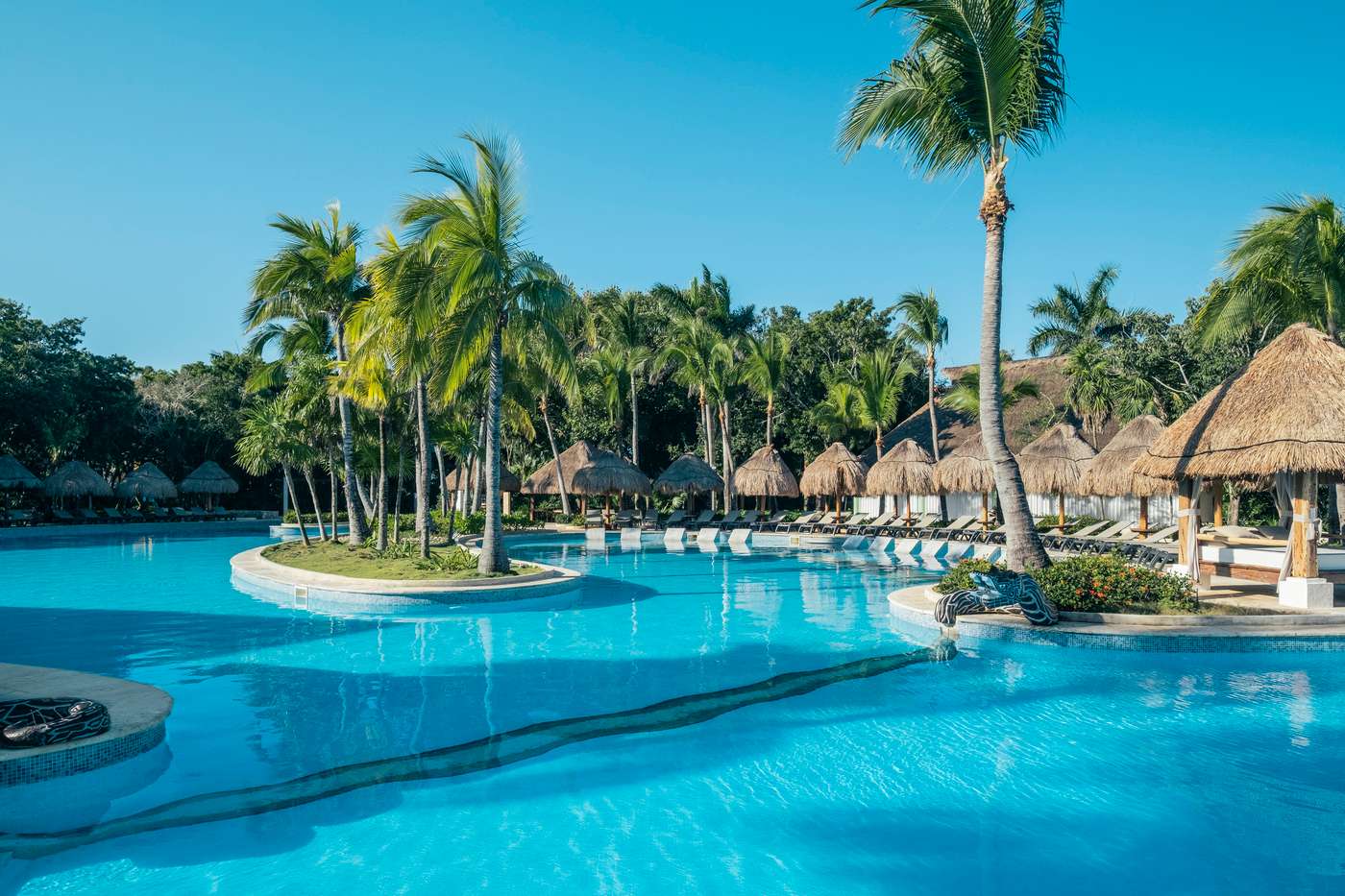 Iberostar-Waves-Paraiso-Beach-Pool-1