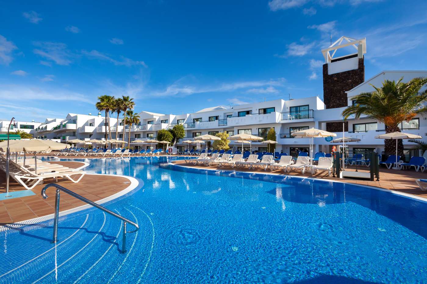 Be-Live-Experience-Lanzarote-Beach-Pool-1