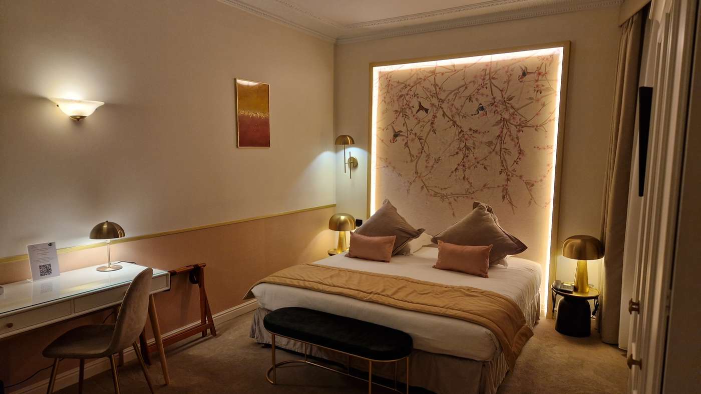 HOTEL-PRINCESSE-CAROLINE-Room-1