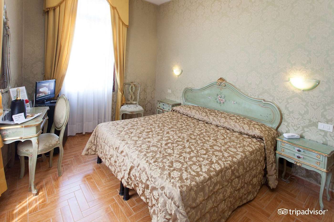 Hotel Canal - Italy - Venezia - Room - 0