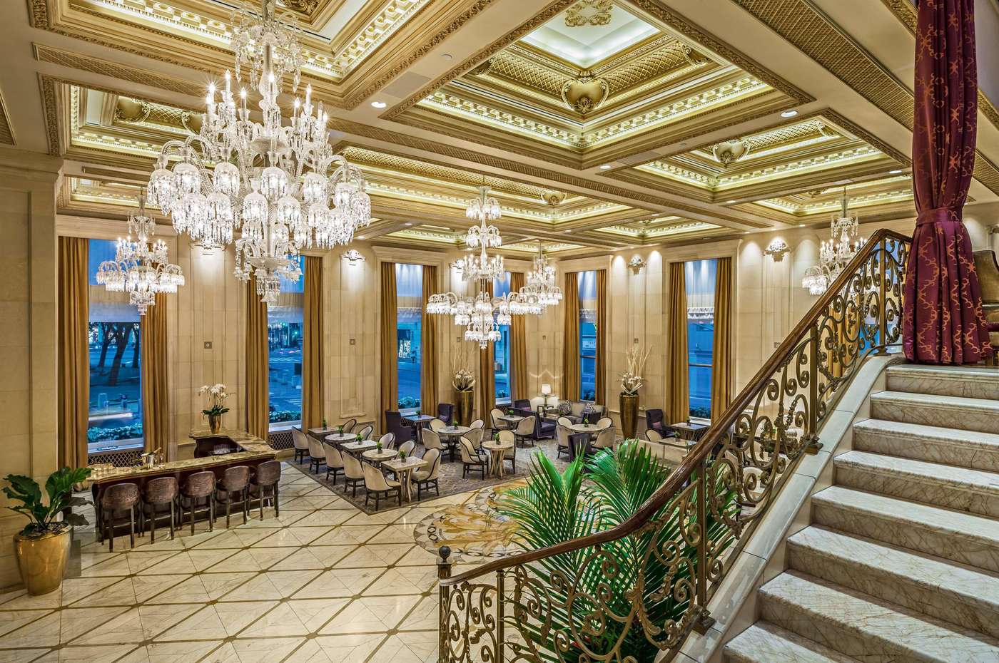 The-Plaza-Hotel-Lobby-1
