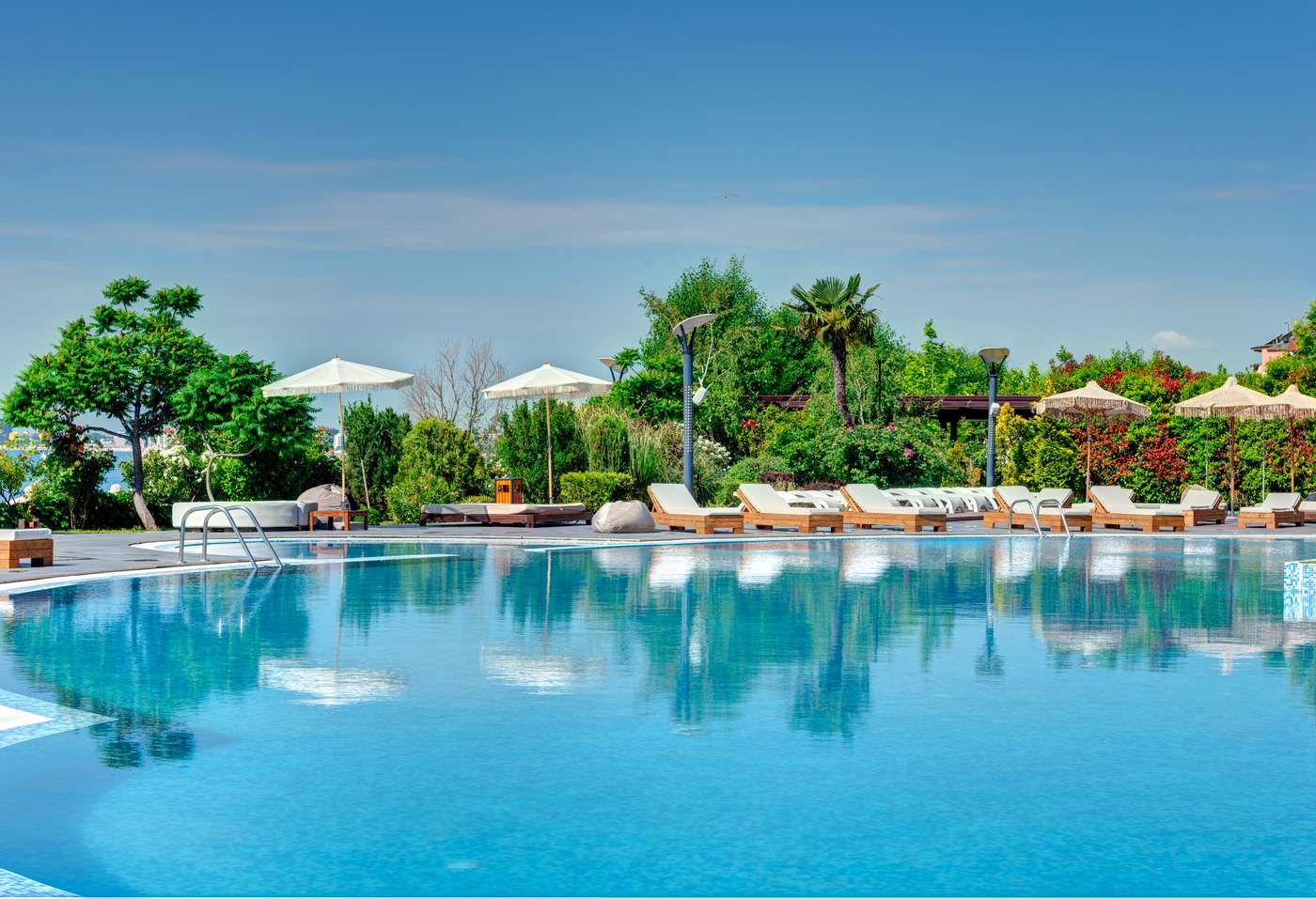 Grand-Hotel-Sveti-Vlas-Pool-1