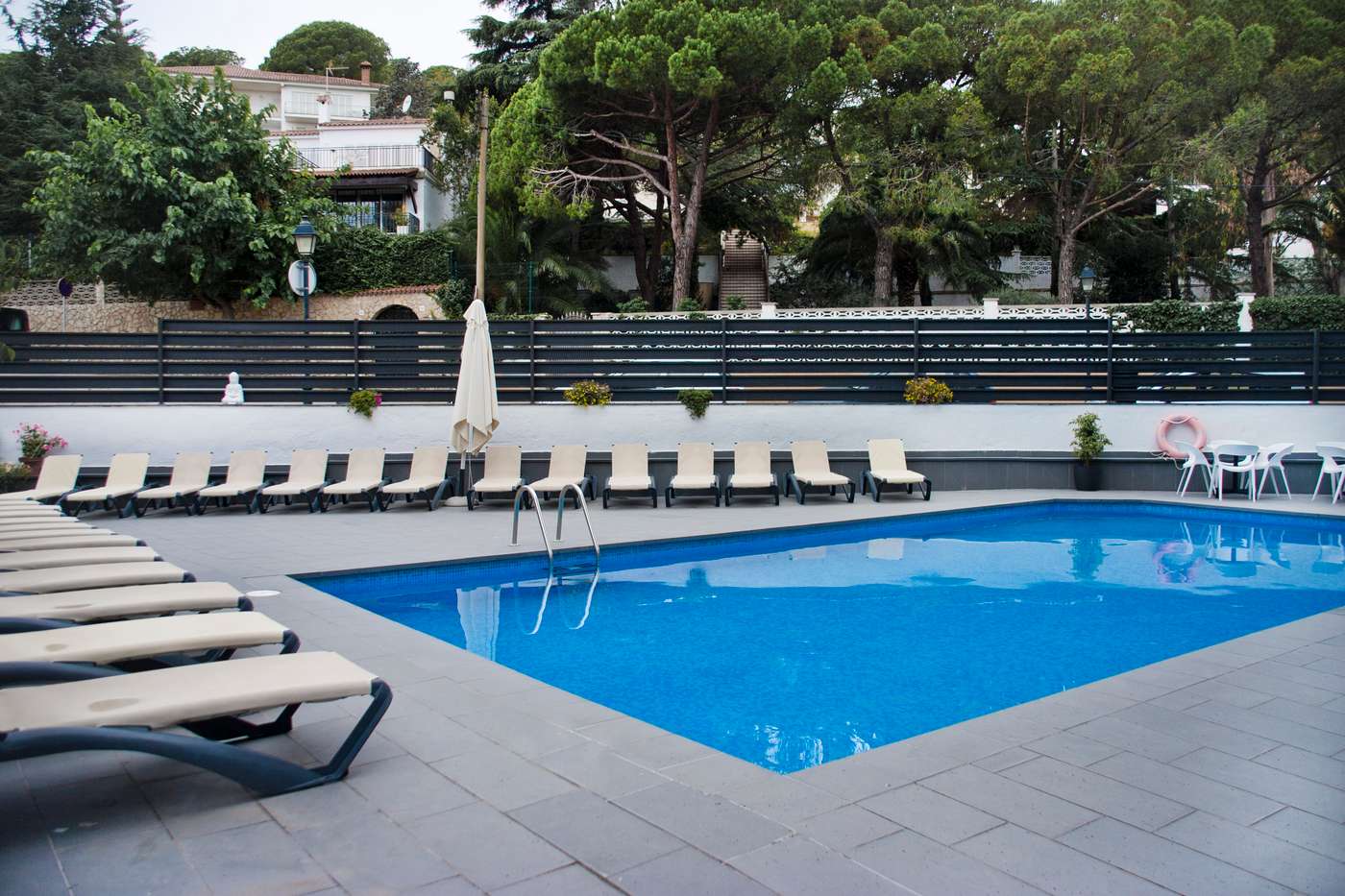 Summer-Pool-1