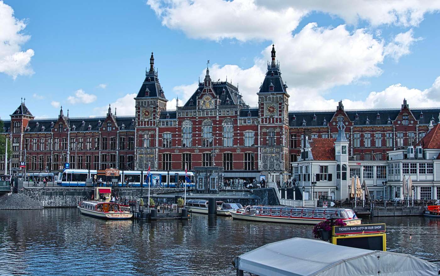 Holiday-Inn---the-niu--Dairy-Haarlem-General-view-1