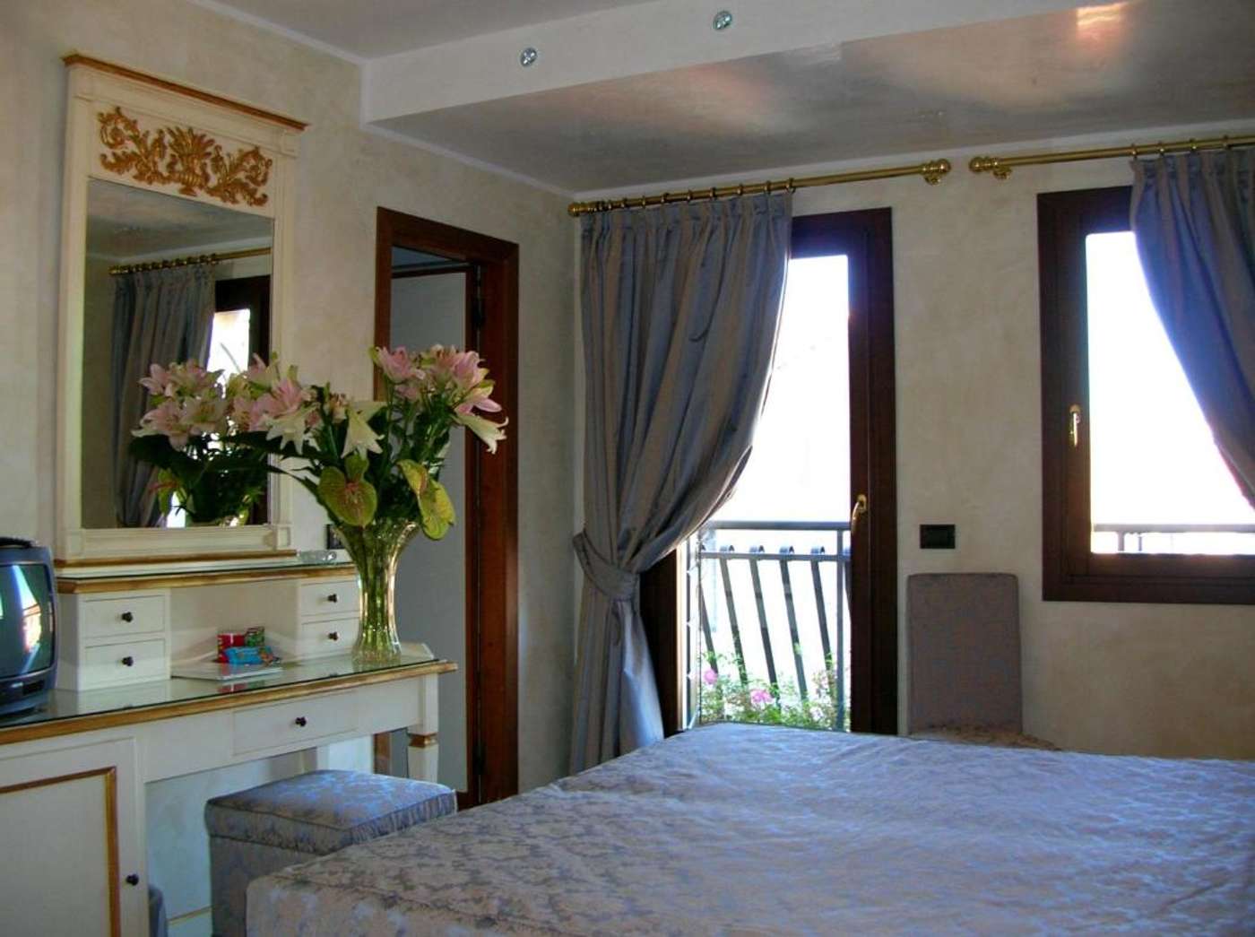 Carlton Capri - Italy - Venezia - Room - 0