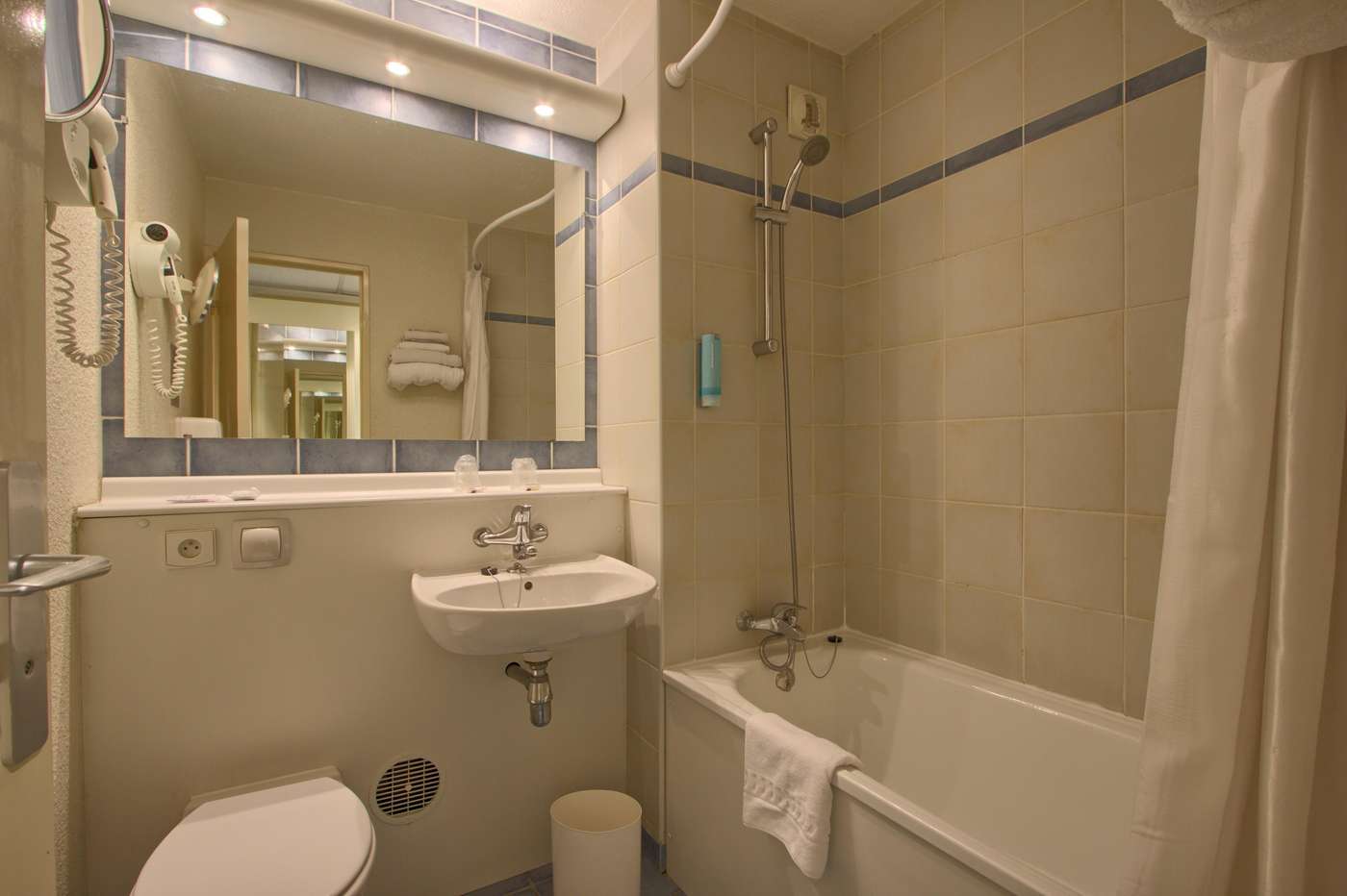 B&B HOTEL Paris 17 Batignolles-France-PARIS-Room-8