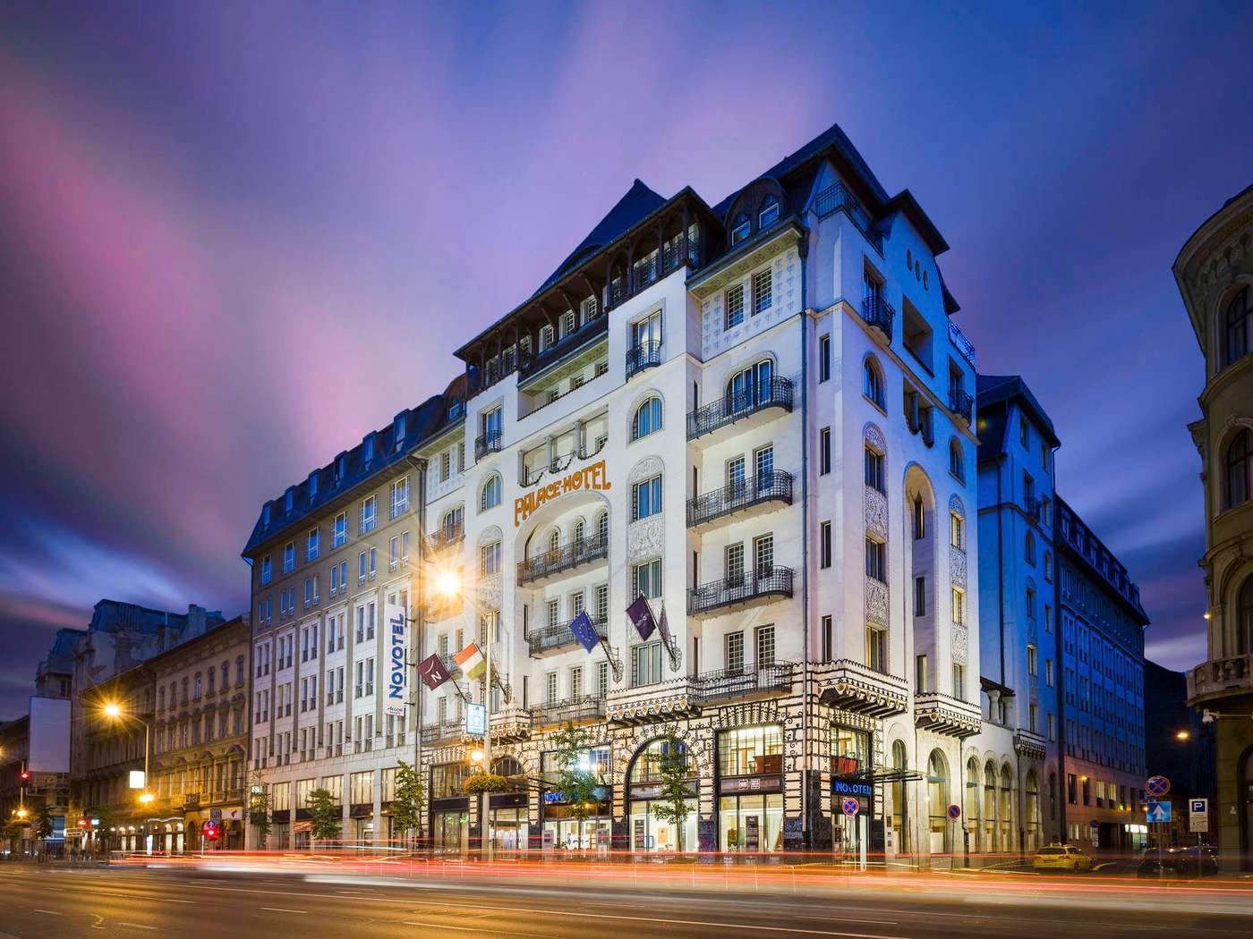 https://www.accorhotels.com/3560