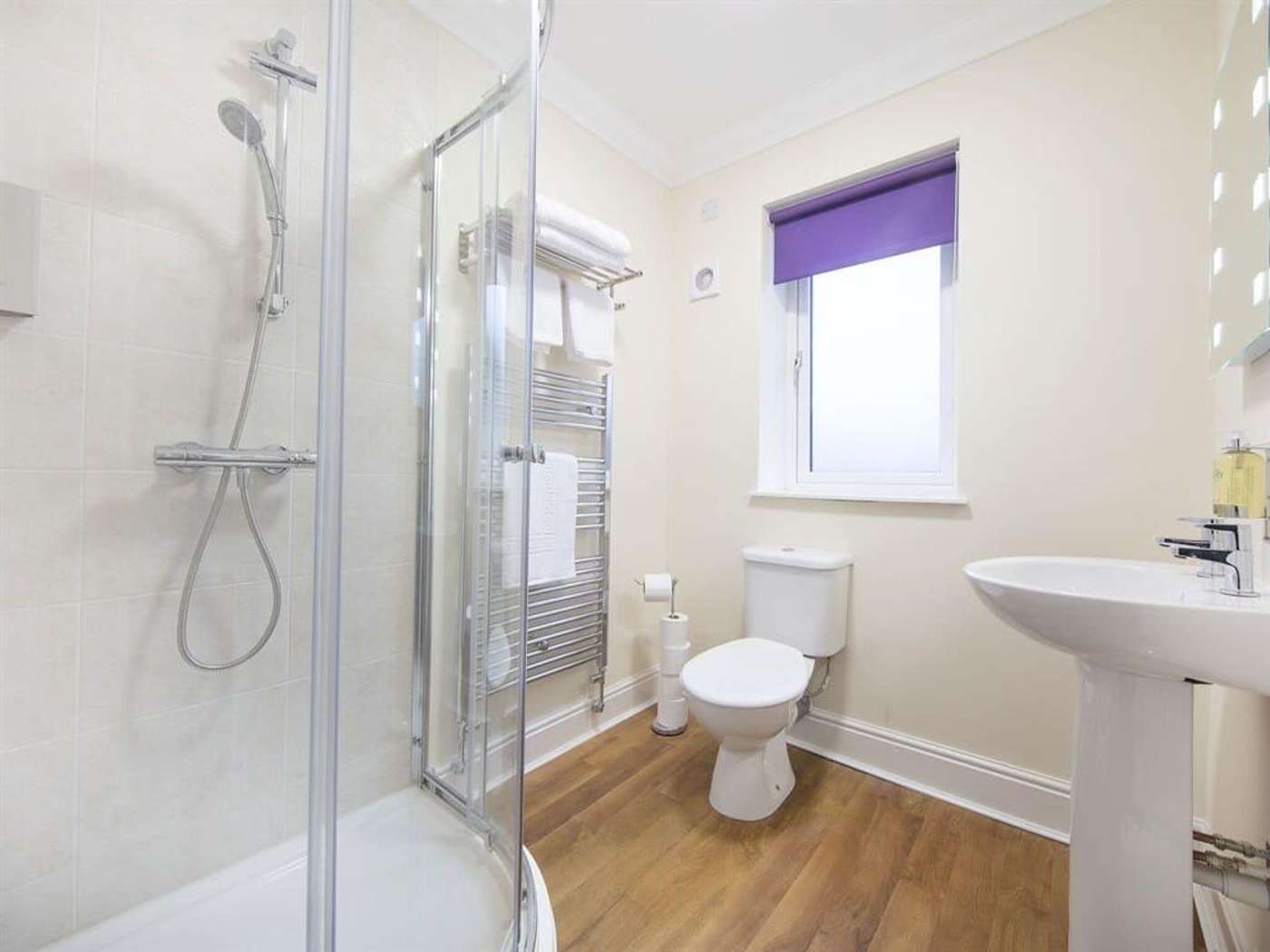 The Bay Horse-United Kingdom-Hamilton-Room-5