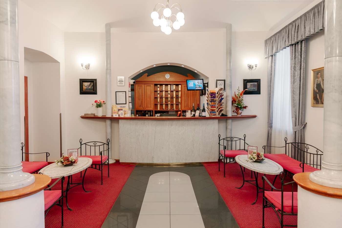 Orion-Czech Republic-Praha 2 Vinohrady-Lobby-2