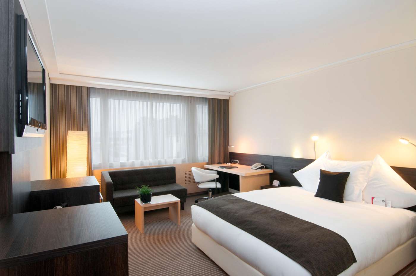 Crowne Plaza Zurich-Switzerland-ZURICH-Room-9