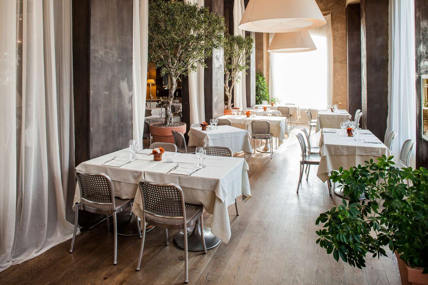 Cosmo-Hotel-Palace-Restaurant-1