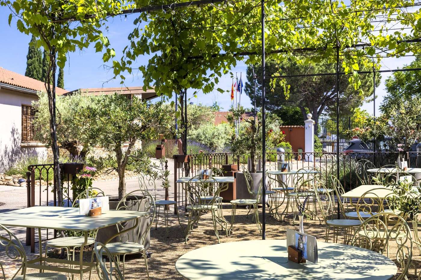 Hôtel Terre de Provence, Le Pontet- Avignon-France-LE PONTET-General view-4