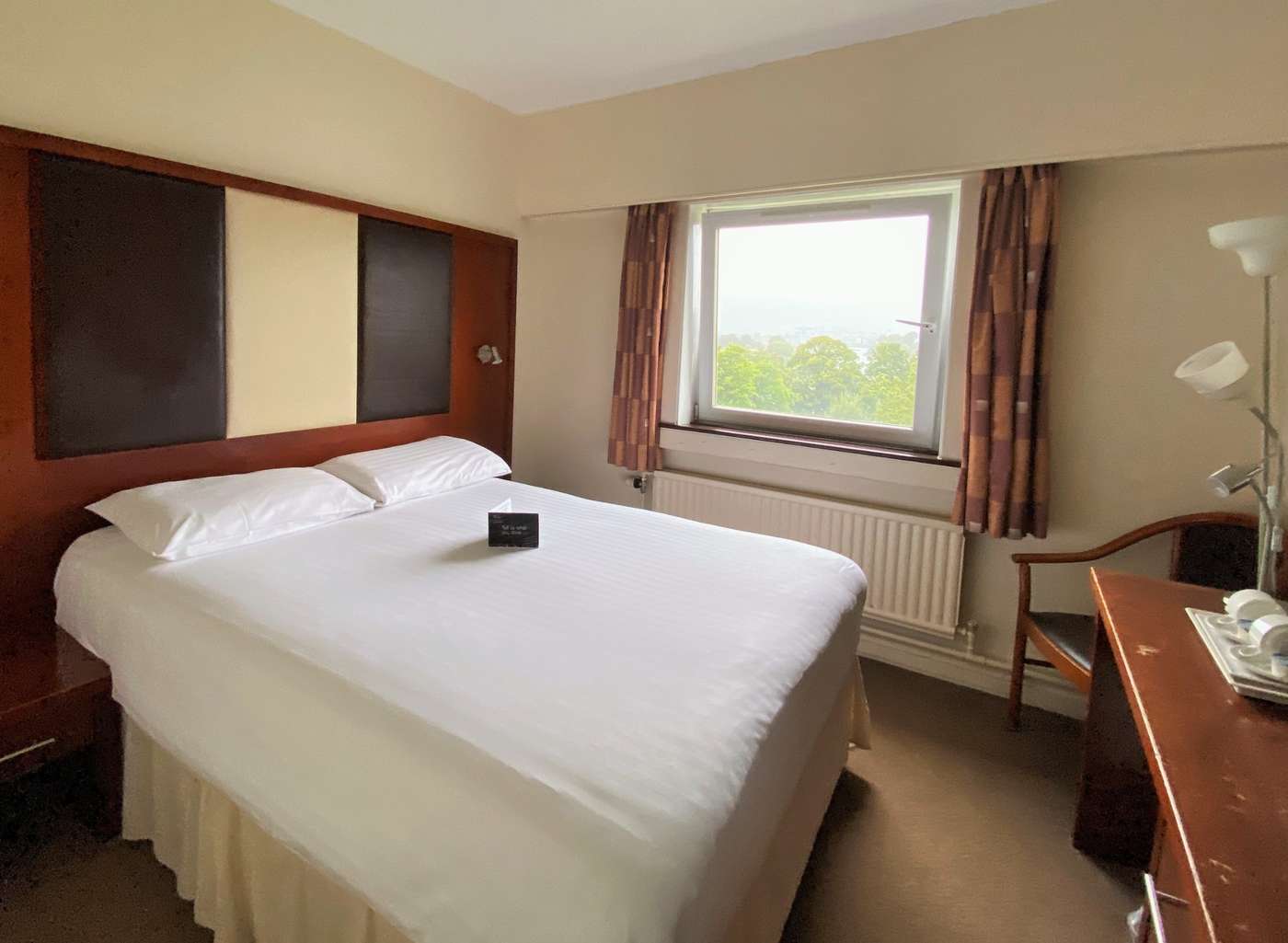 Normandy-United Kingdom-RENFREW-Room-2