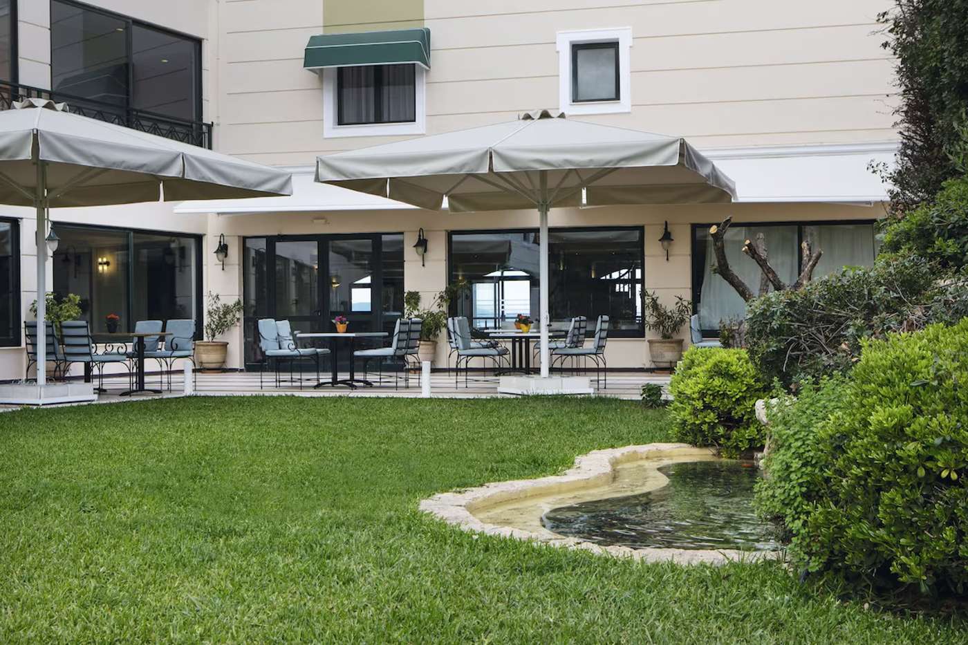 Ramada-Attica-Riviera-Terrace-1