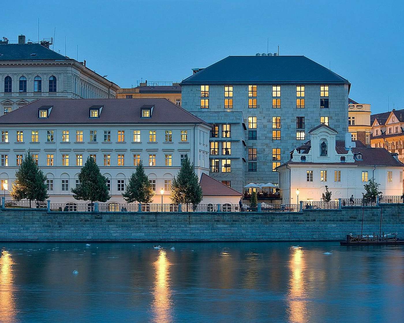 Four-Seasons-Hotel-Prague-General-view-1