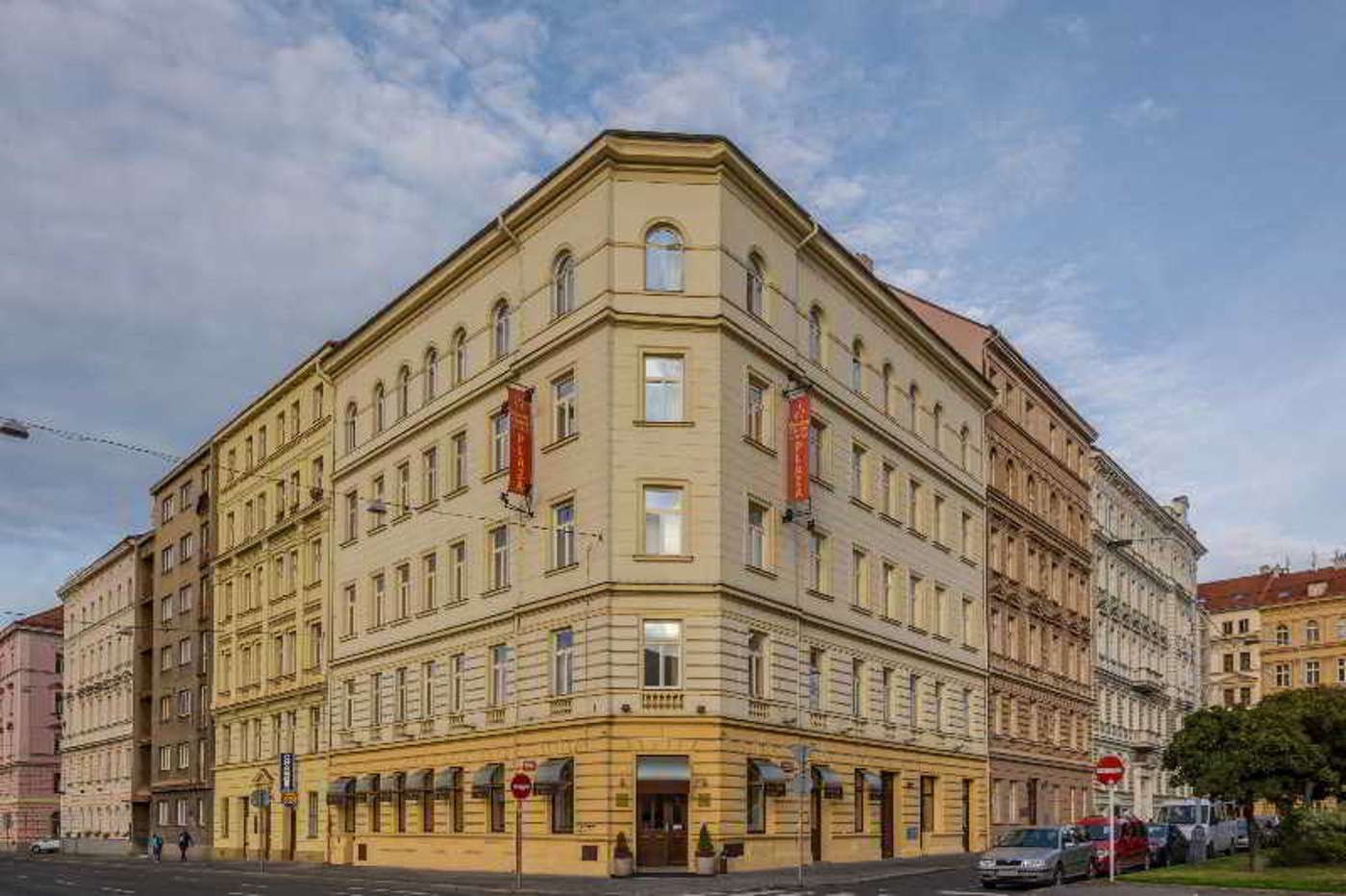 Prague-Centre-Plaza-General-view-1