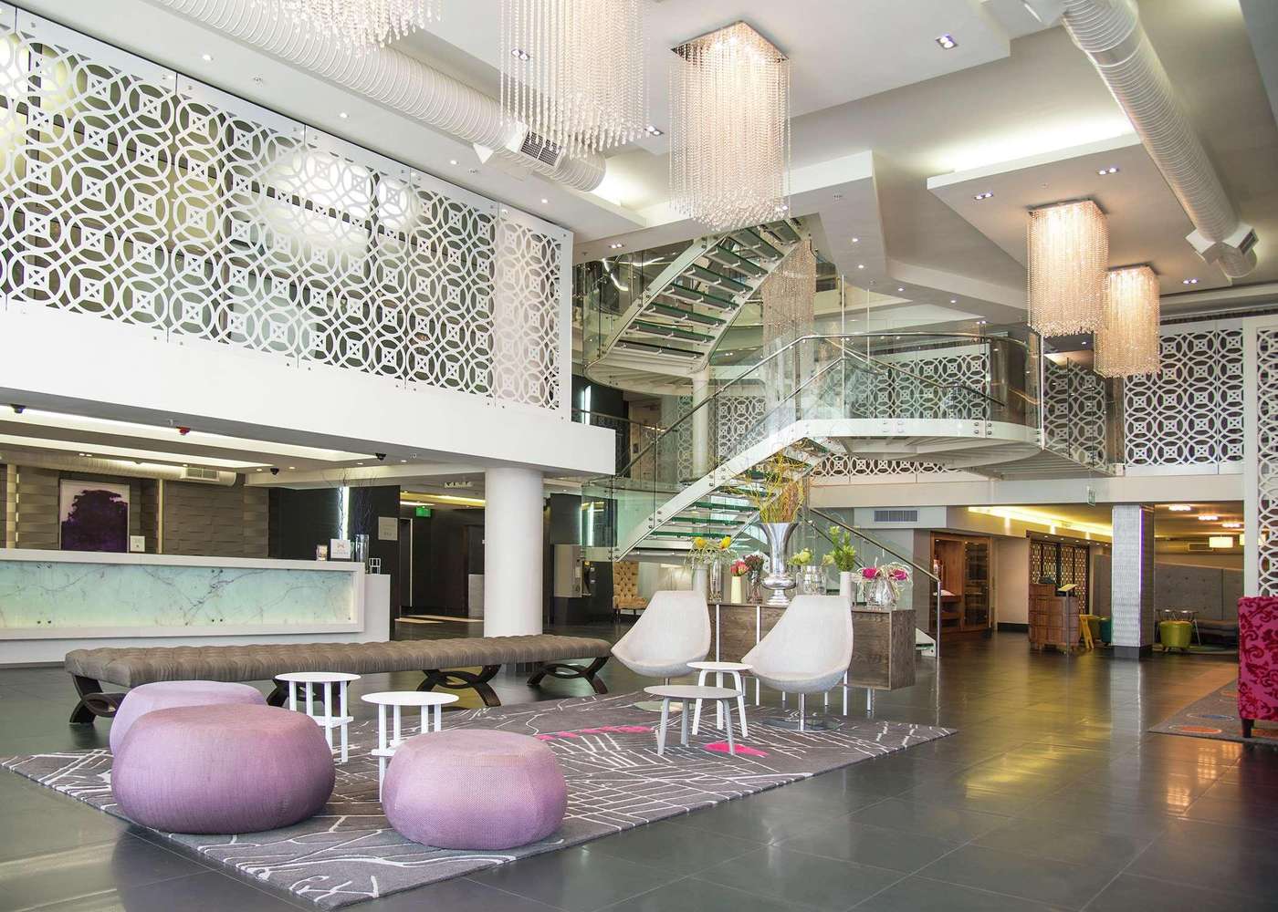 Doubletree-by-Hilton-Cape-Town-Lobby-1