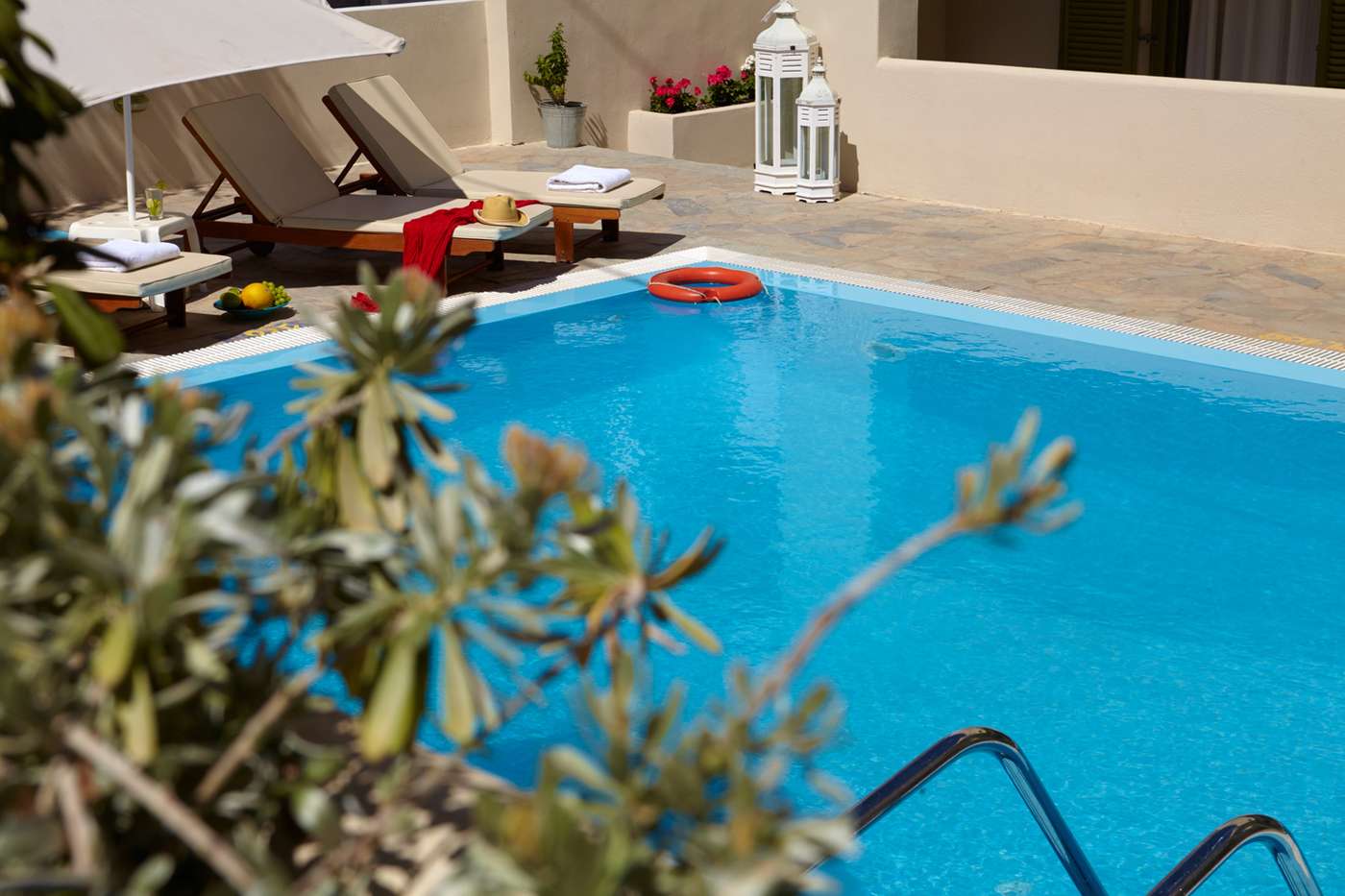 Studios-Marios-Pool-1