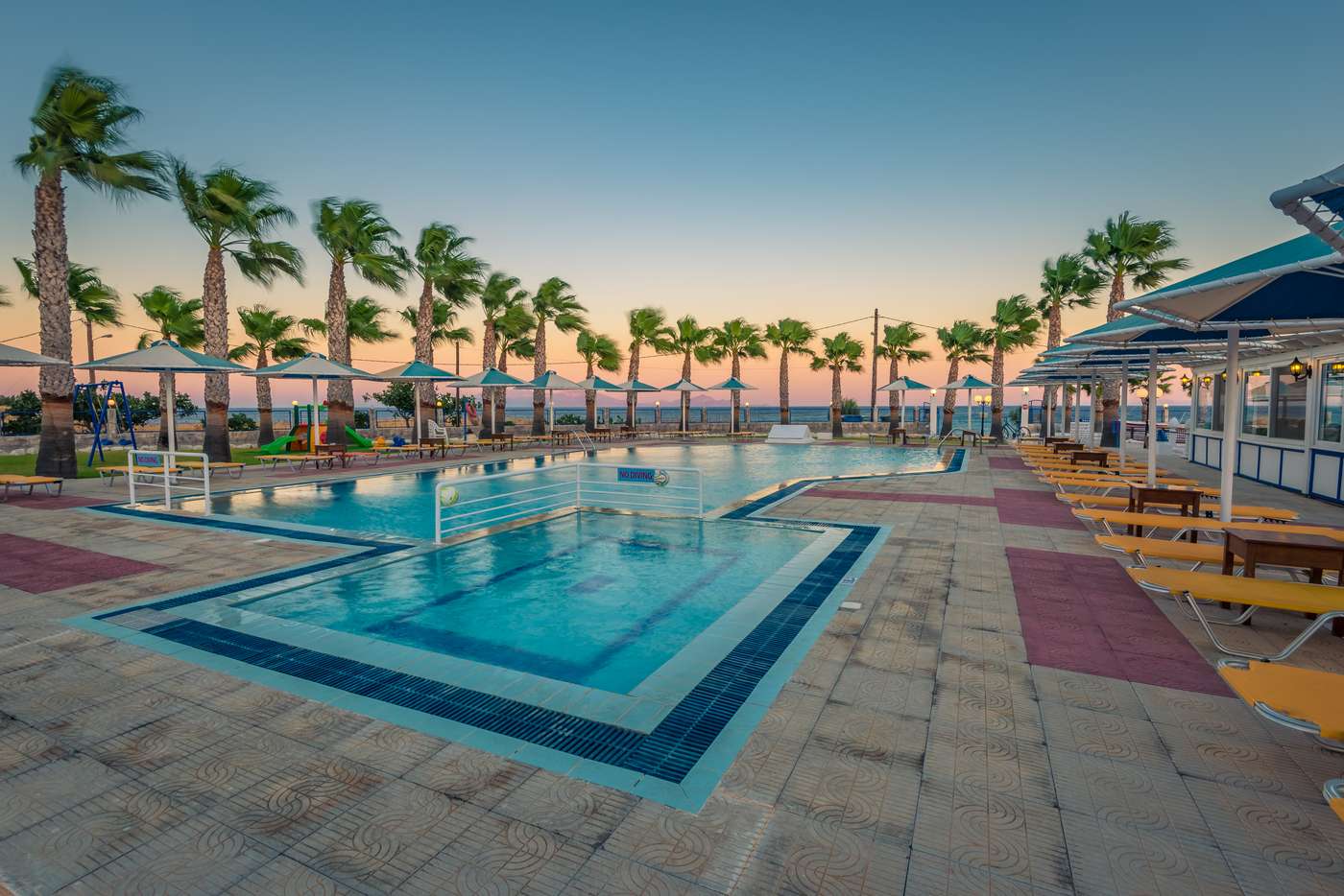 Mammis-Beach-Hotel-Pool-1