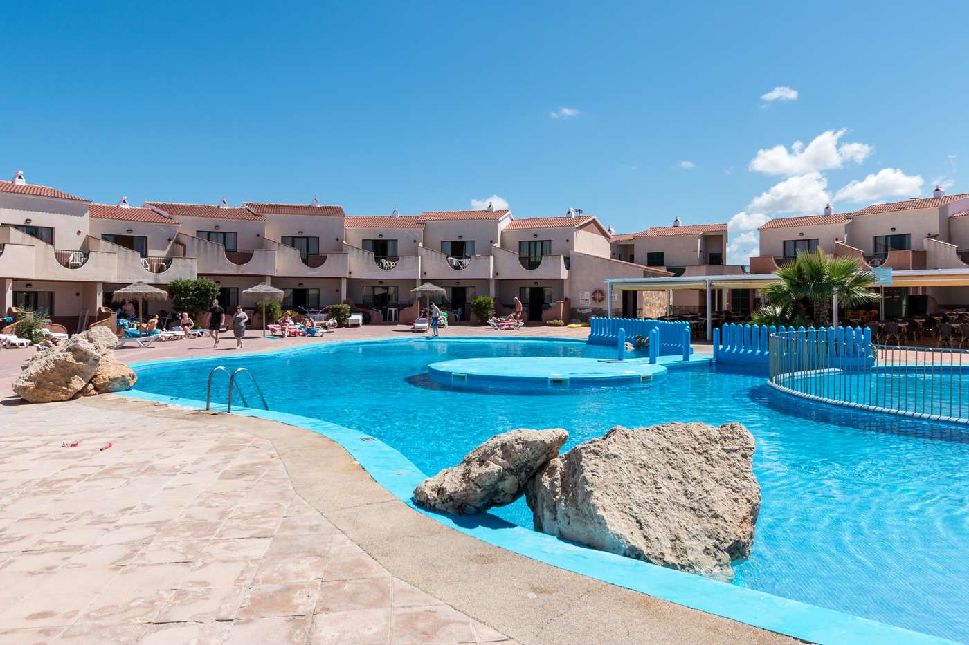 Los-Lentiscos-Pool-1