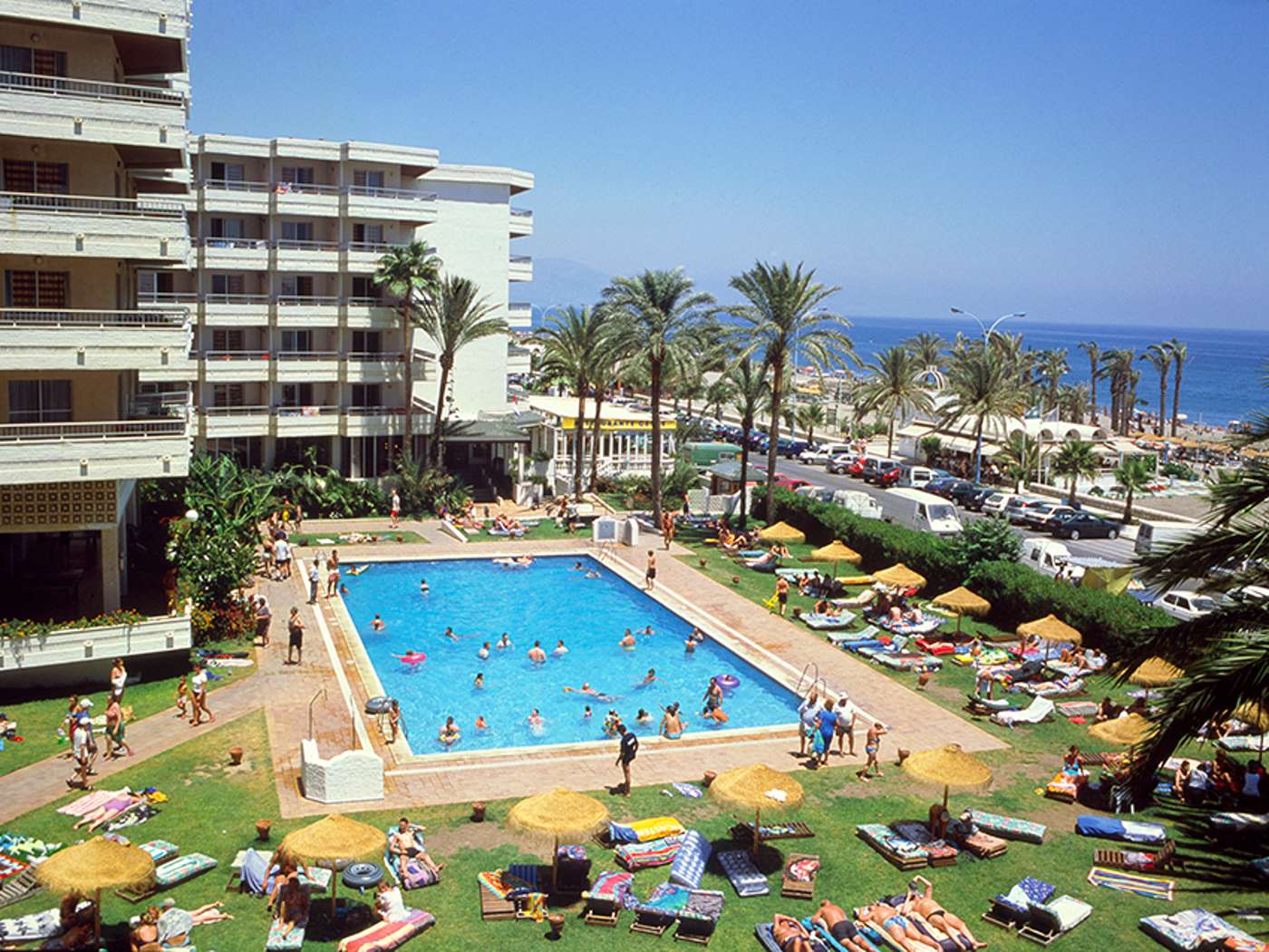 Bajondillo-Pool-1