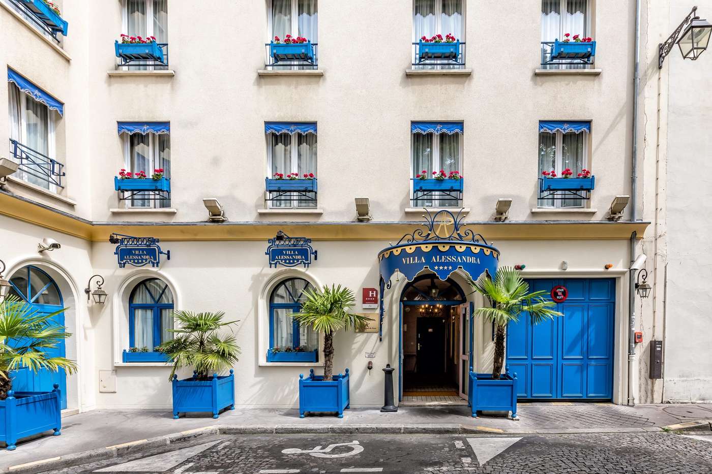 Villa Alessandra. 3079076. Paris, France
