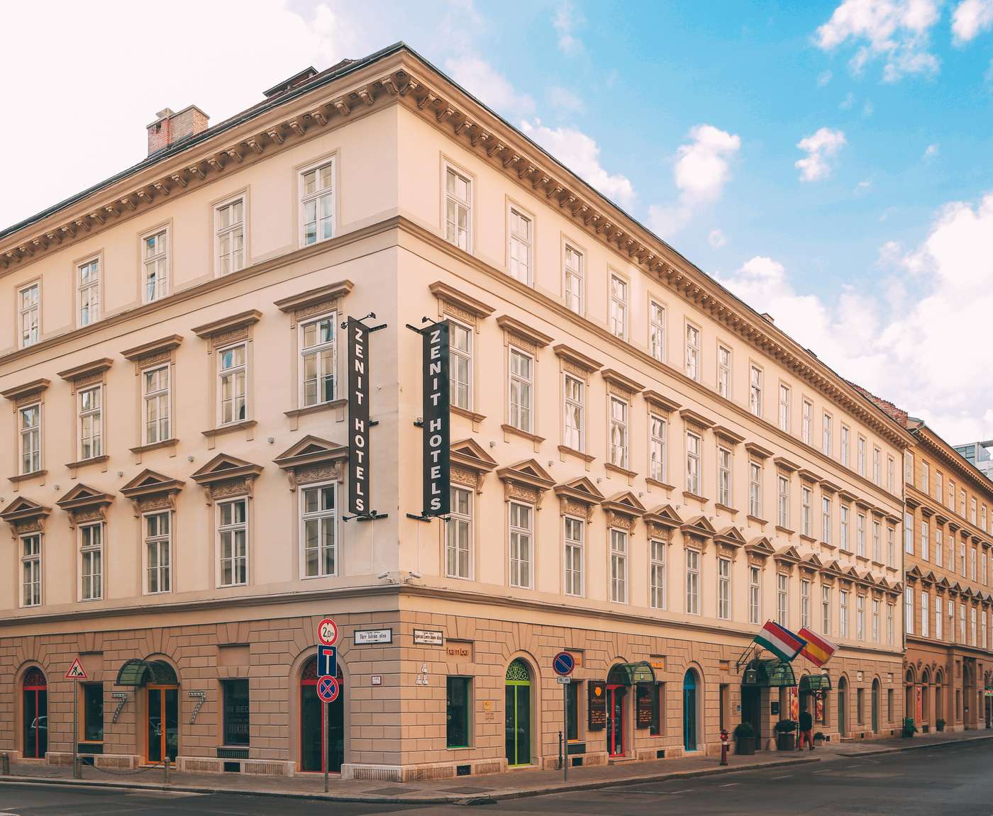Zenit-Budapest-Palace-General-view-1