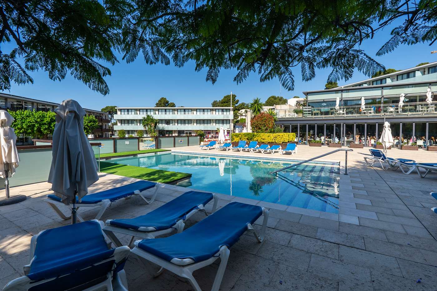 Comtat-Sant-Jordi-Aparthotel-Pool-1