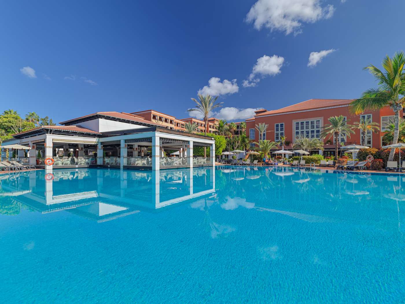 All copyrights reserved, this image on this site and it's copyright owned by the photographer. Image is not to be reprinted or reused without the express permission of the photographer who took it. Copyrihgt uses for Royal Garden Villas for sales and marketing promotions only