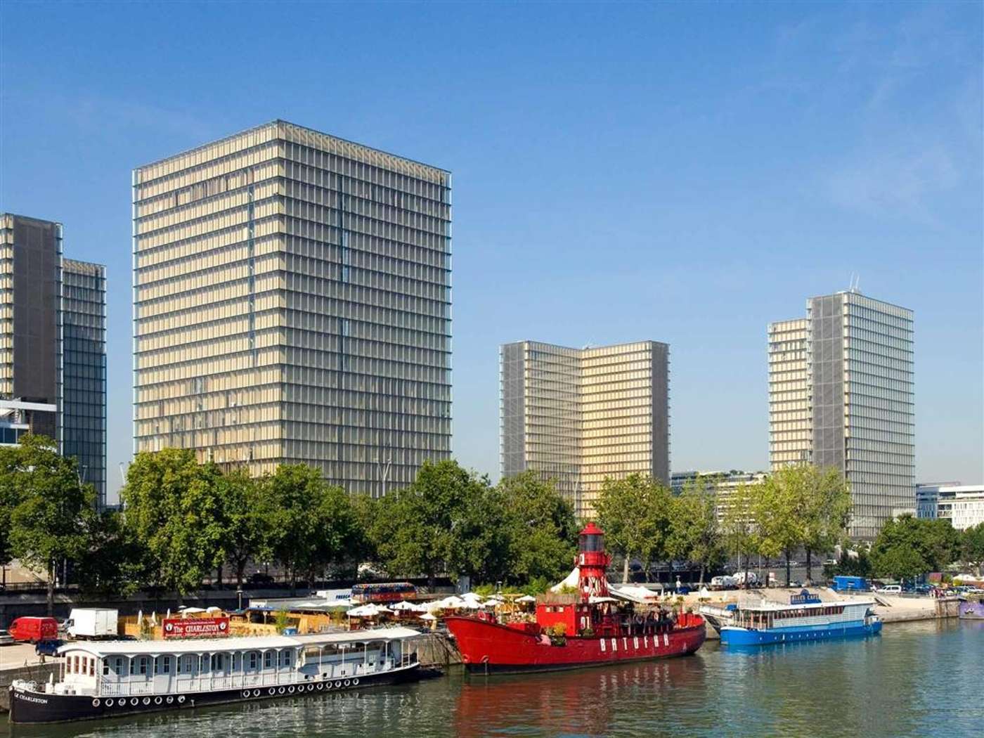 Hotel-Mercure-Paris-Bercy-Bibliotheque-General-view-1