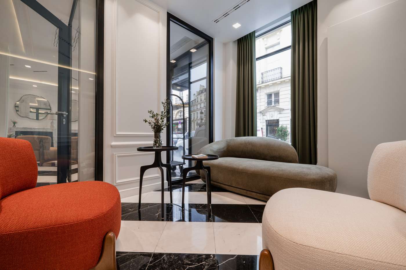 Hotel-Bourgogne---Montana-Lobby-1