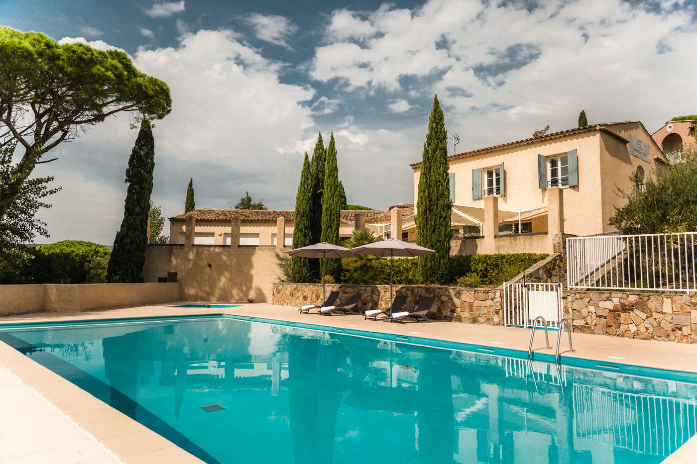 Garden---City-Les-Bastides-de-Grimaud-Pool-1