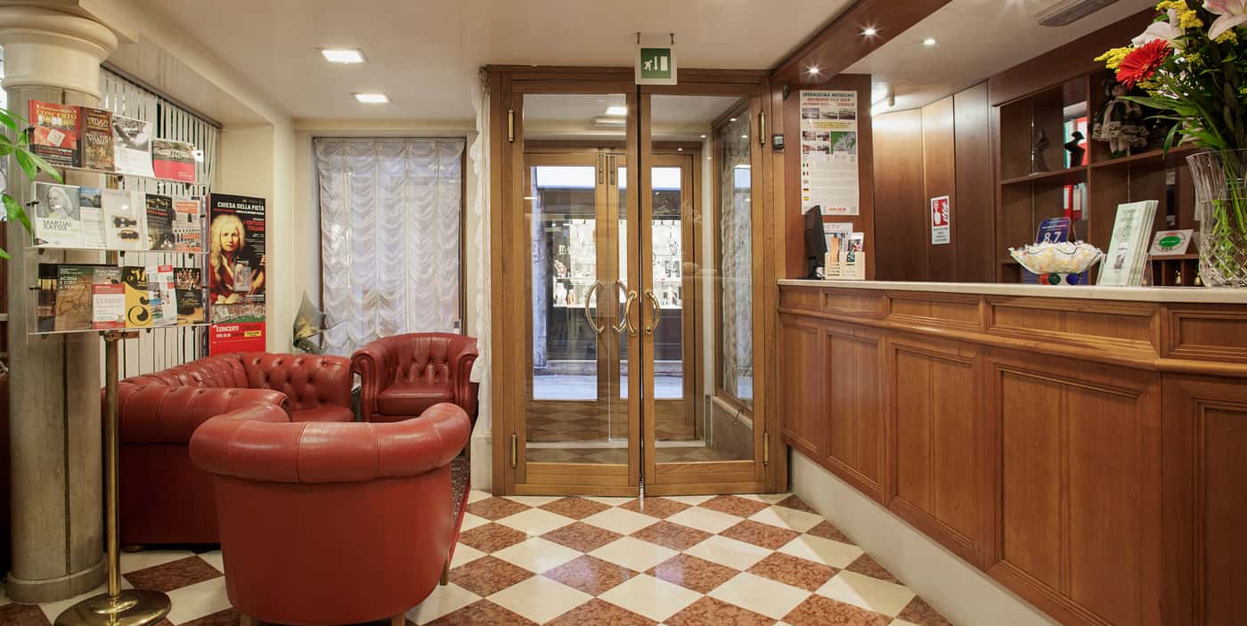 Commercio-e-Pellegrino-Lobby-1