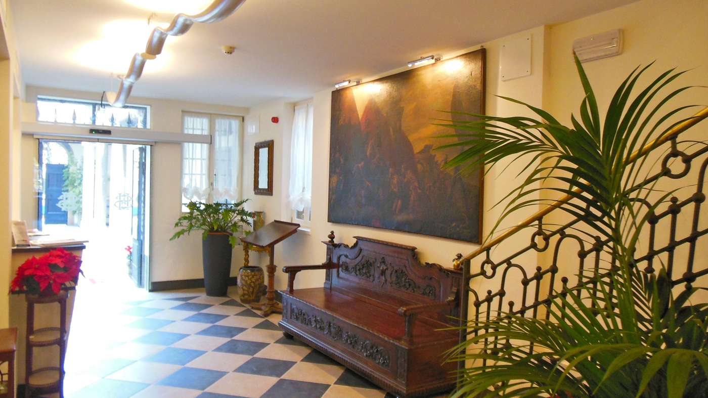 Sant Antonin-Italy-Venezia-Lobby-5