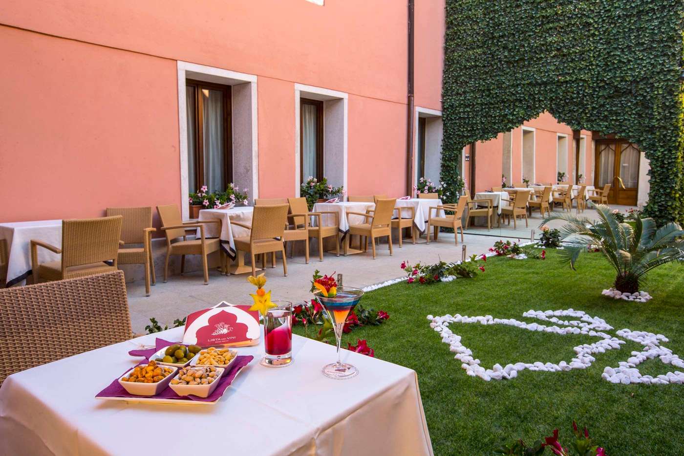 Ai-Mori-d-Oriente-Bar-1