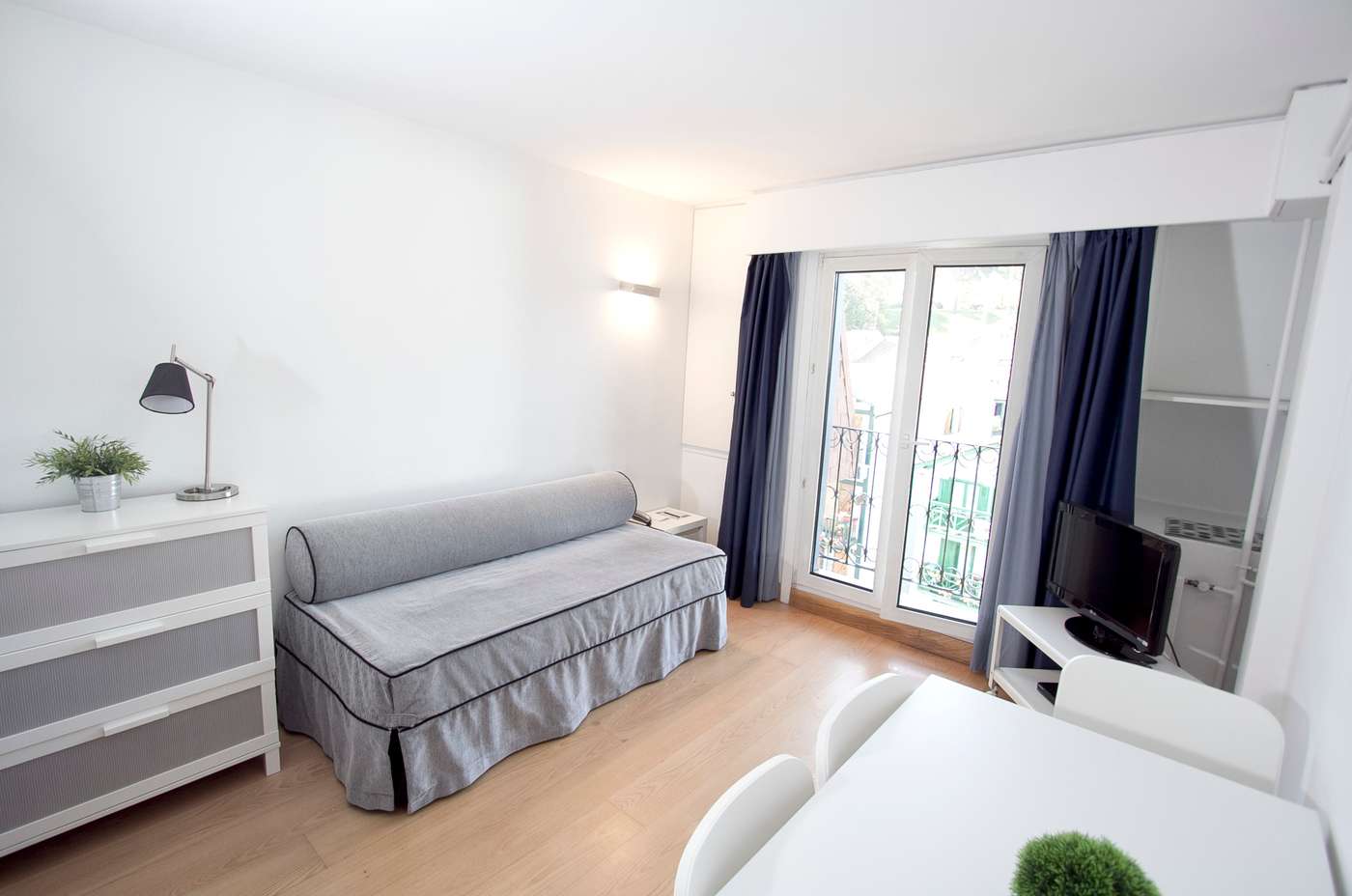 Hotel Jauregui-Spain-HONDARRIBIA-Room-8