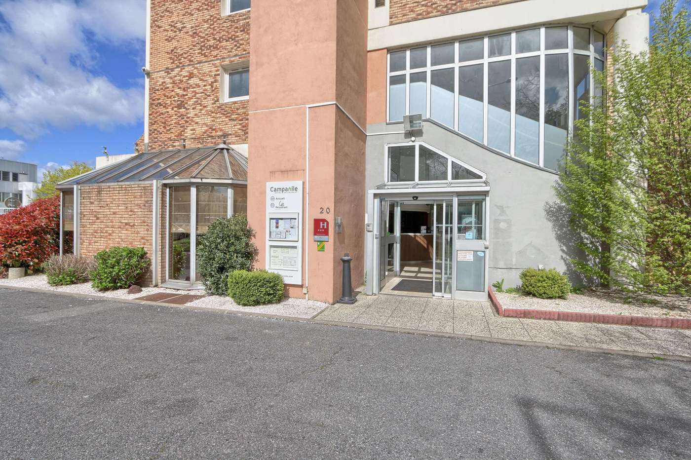 Campanile-Paris-Ouest---Nanterre---La-Defense-General-view-1