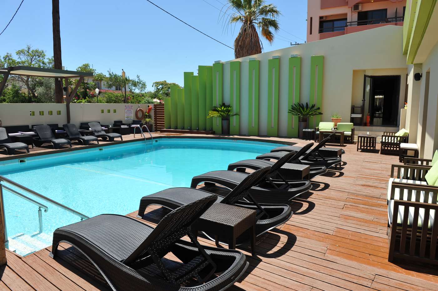 Heleni-Beach-Hotel-Pool-1