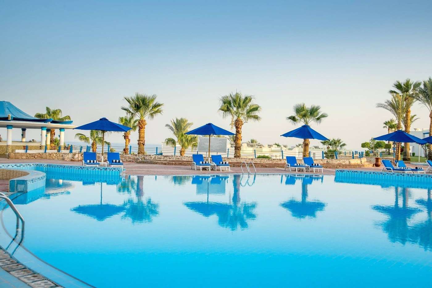 Renaissance-Sharm-El-Sheikh-Golden-View-Beach-Rest-Pool-1