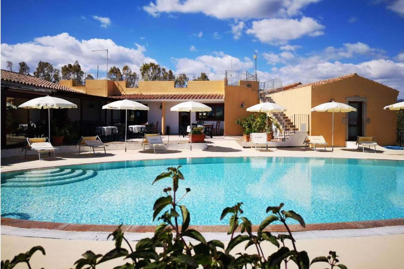 Cala-Mirto-Hotel-Pool-1