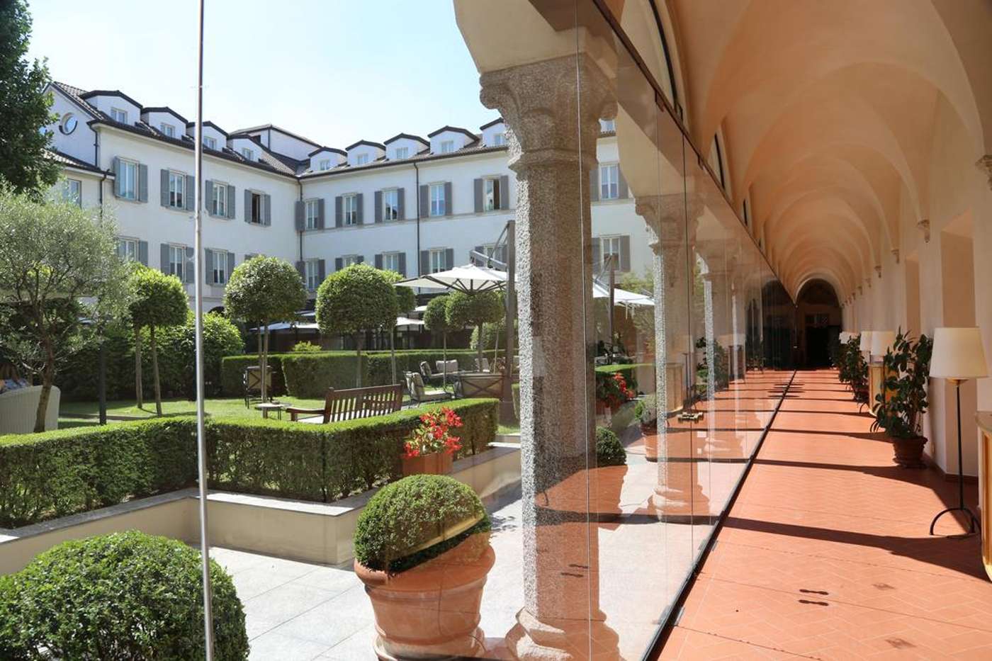 Four-Seasons-Hotel-Milano-Terrace-1