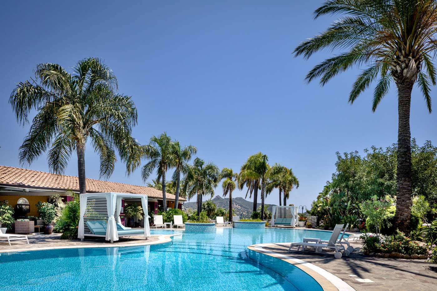 Cruccuris-Resort-Pool-1