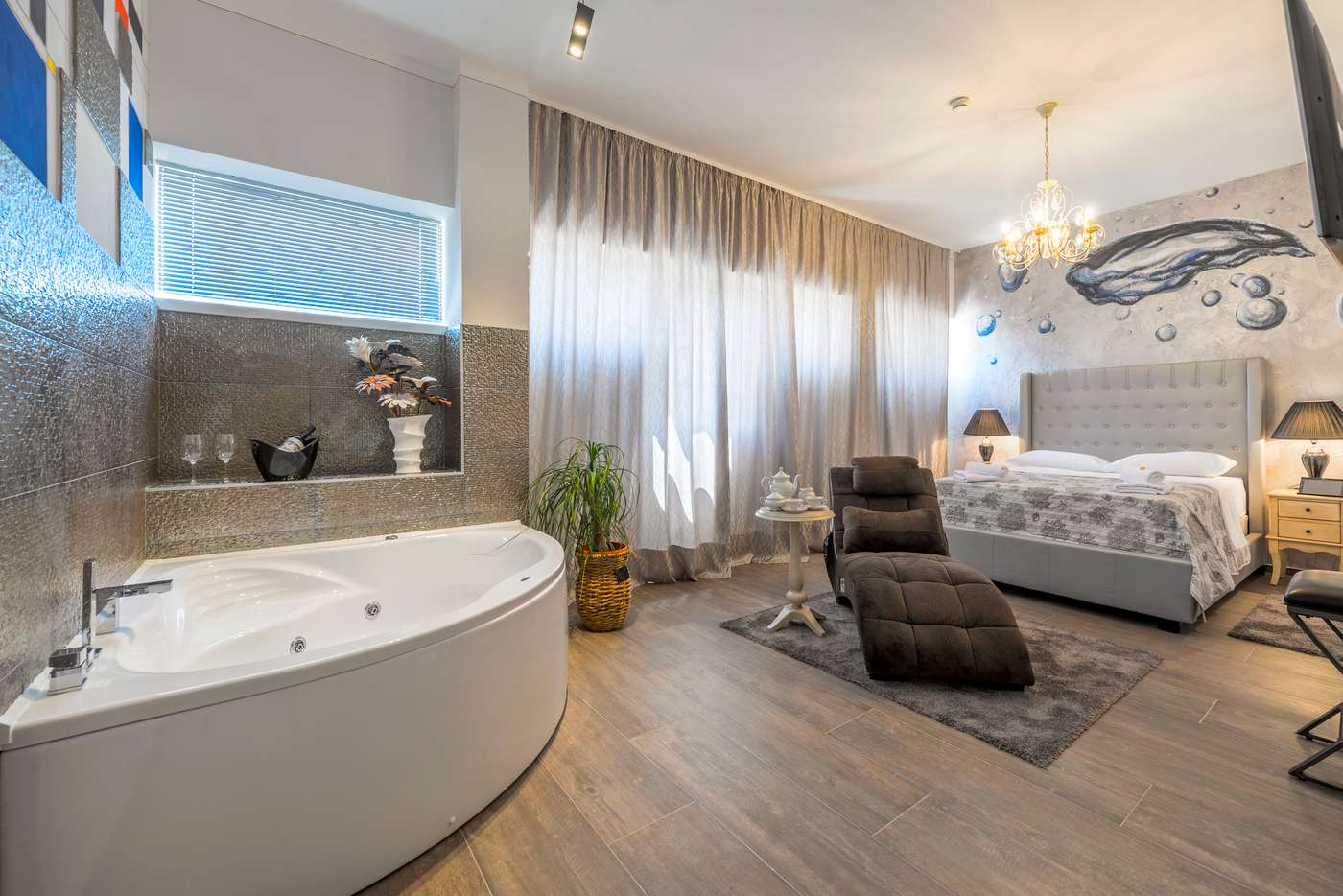 Prima-Luce-Downtown-Room-5
